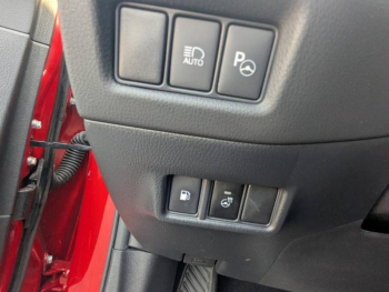 Photo 13 du bon plan TOYOTA C-HR 184h Collection 2WD E-CVT MY20 occasion à 21950 €