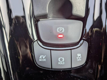 Photo 21 du bon plan TOYOTA C-HR 184h Collection 2WD E-CVT MY20 occasion à 21950 €