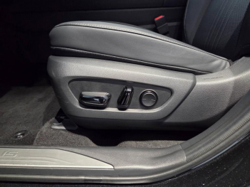 Photo 12 du bon plan LEXUS NX 450h+ Luxe 4WD occasion à 48990 €