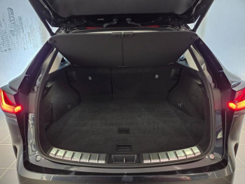 Photo 16 du bon plan LEXUS NX 450h+ Luxe 4WD occasion à 48990 €