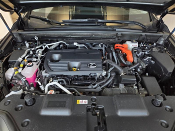 Photo 23 du bon plan LEXUS NX 450h+ Luxe 4WD occasion à 48990 €