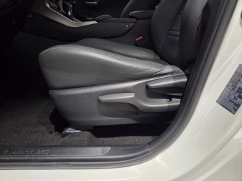 Photo 11 du bon plan LEXUS NX 300h 4WD Pack Business occasion à 23490 €