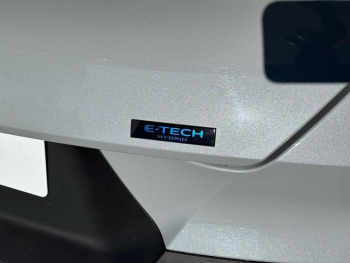 Photo 12 du bon plan RENAULT SYMBIOZ 1.6 E-Tech full hybrid 145ch esprit Alpine occasion à 31999 €