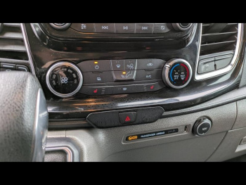 Photo 11 du bon plan FORD Transit Custom Fg VUL 300 L1H1 2.0 EcoBlue 170 S&S Limited BVA6 occasion à 19500 €