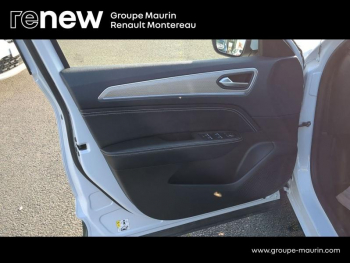 Photo 24 du bon plan RENAULT Arkana 1.3 TCe mild hybrid 140ch Evolution EDC -22 occasion à 18490 €