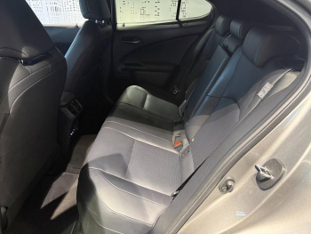 Photo 14 du bon plan LEXUS UX 300e Executive occasion à 26900 €