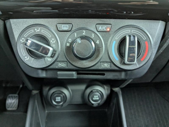 Photo 18 du bon plan SUZUKI Swift 1.2 Dualjet Hybrid 83ch Avantage occasion à 13990 €