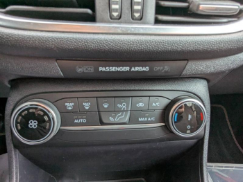 Photo 18 du bon plan FORD Fiesta 1.0 Flexifuel 95ch ST-Line 5p occasion à 16489 €