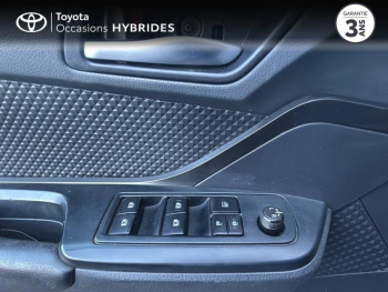 Photo 19 du bon plan TOYOTA C-HR 122h Dynamic 2WD E-CVT RC18 occasion à 16970 €