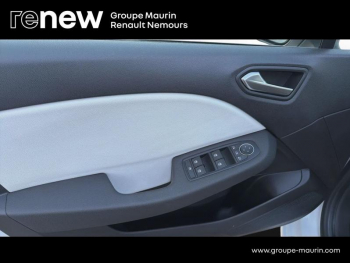 Photo 14 du bon plan RENAULT Clio 1.6 E-Tech 145ch full hybrid Techno occasion à 18450 €