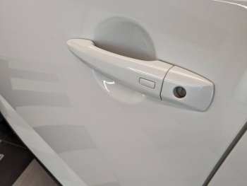 Photo 5 du bon plan NISSAN Qashqai 1.3 Mild Hybrid 158ch Tekna Xtronic occasion à 23490 €