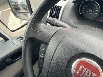 Photo 19 du bon plan FIAT Ducato CCb VUL Benne 3.5 Maxi M 2.3 Multijet 130ch Pack Pro Nav occasion à 23989 €