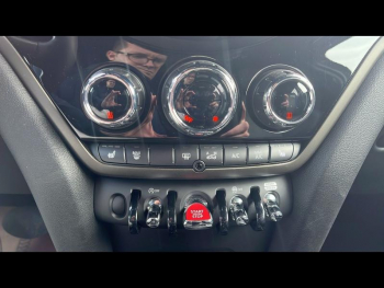 Photo 18 du bon plan MINI Countryman Cooper 136ch  Edition Premium BVA7 occasion à 26990 €