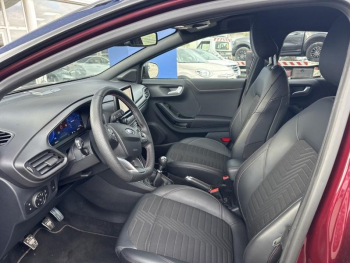 Photo 11 du bon plan FORD Puma 1.0 Flexifuel 125ch S&S mHEV ST-Line X Vivid Ruby Edition occasion à 22990 €