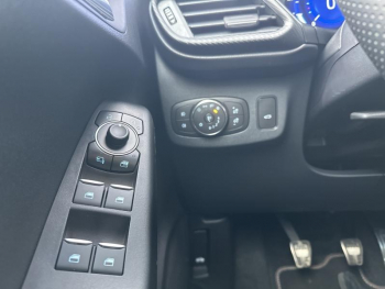 Photo 12 du bon plan FORD Puma 1.0 Flexifuel 125ch S&S mHEV ST-Line X Vivid Ruby Edition occasion à 22990 €