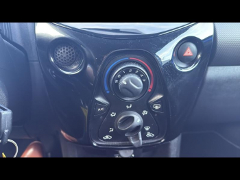Photo 14 du bon plan PEUGEOT 108 VTi 72 Style BMP5 5p occasion à 10990 €