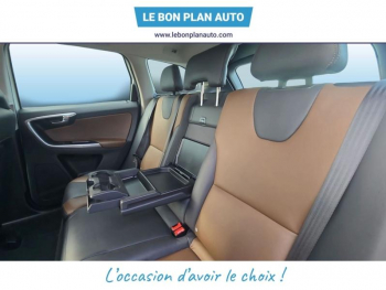 Photo 21 du bon plan VOLVO XC60 D5 AWD 220ch Momentum Geartronic occasion à 24990 €