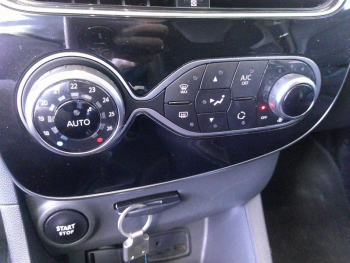 Photo 11 du bon plan RENAULT Clio 0.9 TCe 90ch energy Intens 5p Euro6c occasion à 12600 €