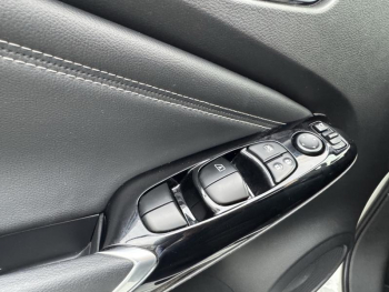 Photo 25 du bon plan NISSAN Juke 1.6 Hybrid 143ch Première Edition 2022.5 occasion à 20990 €