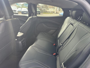 Photo 11 du bon plan FORD Mustang Mach-E 269ch Standard Range 72,6kWh Mach-E Propulsion occasion à 43990 €