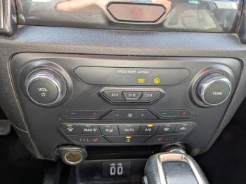 Photo 23 du bon plan FORD Ranger VUL 2.0 TDCi 213ch Super Cab Wildtrak occasion à 29943 €