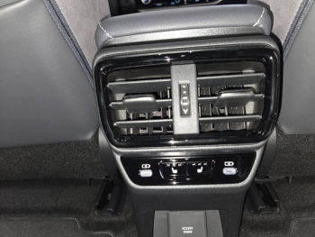 Photo 18 du bon plan LEXUS RZ 500e Executive MC26 occasion à 61290 €