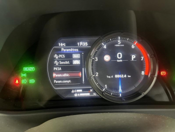 Photo 9 du bon plan LEXUS UX 250h 2WD F SPORT Pack Cuir Toit Ouvrant occasion à 22490 €