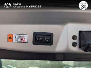 Photo 22 du bon plan TOYOTA Prius Rechargeable 2.0 Hybride Rechargeable 223ch Design occasion à 30900 €