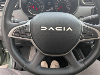 Photo 34 du bon plan DACIA Duster 1.0 ECO-G 100ch  Journey 4x2 occasion à 16990 €