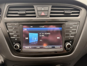 Photo 16 du bon plan HYUNDAI i20 1.0 T-GDi 100 UEFA EURO 2016 occasion à 8490 €