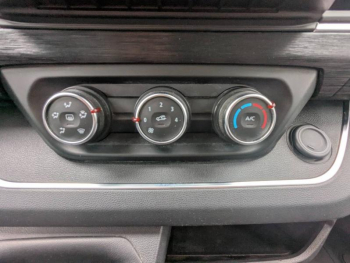 Photo 19 du bon plan RENAULT Trafic Fg VUL L1H1 3T 2.0 Blue dCi 130ch Grand Confort occasion à 19780 €