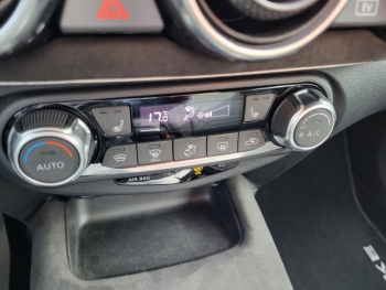 Photo 23 du bon plan NISSAN Juke 1.6 Hybrid 143ch N-Design 2023 occasion à 24990 €