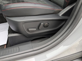 Photo 19 du bon plan FORD Kuga 2.5 Duratec 190ch FHEV E85 Graphite Tech Edition BVA occasion à 31900 €