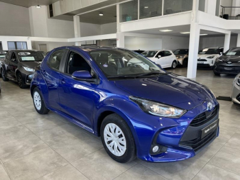 Photo 8 du bon plan TOYOTA Yaris 116h France Business 5p + Programme "Beyond Zero Academy" occasion à 16990 €