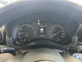 Photo 16 du bon plan TOYOTA Yaris 116h France Business 5p + Programme "Beyond Zero Academy" occasion à 16990 €