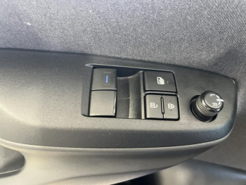 Photo 17 du bon plan TOYOTA Yaris 116h France Business 5p + Programme "Beyond Zero Academy" occasion à 16990 €