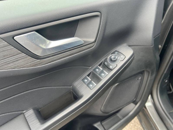 Photo 10 du bon plan FORD Kuga 2.5 Duratec 180ch Hybrid FlexiFuel Active Powershift occasion à 30490 €