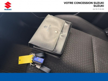 Photo 24 du bon plan SUZUKI Swift 1.2 Dualjet Hybrid 83ch Pack AllGrip occasion à 15900 €