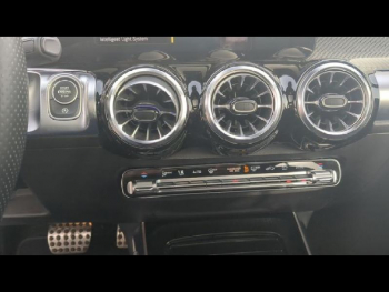 Photo 13 du bon plan MERCEDES-BENZ GLB 200d 150ch AMG Line 8G DCT occasion à 38990 €