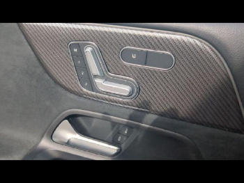 Photo 14 du bon plan MERCEDES-BENZ GLB 200d 150ch AMG Line 8G DCT occasion à 38990 €