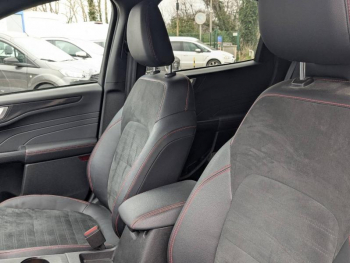 Photo 18 du bon plan FORD Kuga 2.5 Duratec 190ch FHEV E85 ST-Line X BVA occasion à 25990 €