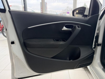 Photo 19 du bon plan VOLKSWAGEN Polo 1.2 TSI 90ch BlueMotion Technology Allstar 5p occasion à 10290 €