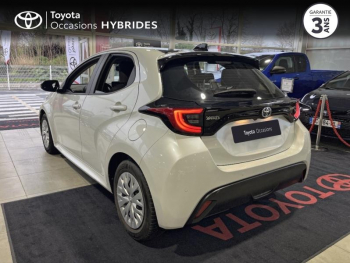Photo 2 du bon plan TOYOTA Yaris 116h Dynamic Business 5p + Programme Beyond Zero Academy MY22 occasion à 17290 €
