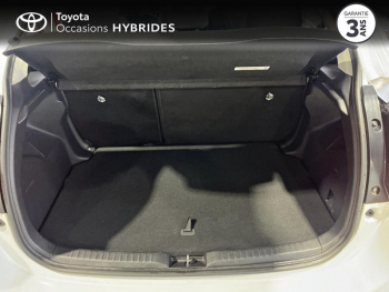 Photo 10 du bon plan TOYOTA Yaris 116h Dynamic Business 5p + Programme Beyond Zero Academy MY22 occasion à 17290 €