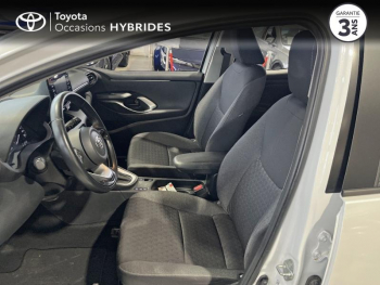 Photo 11 du bon plan TOYOTA Yaris 116h Dynamic Business 5p + Programme Beyond Zero Academy MY22 occasion à 17290 €