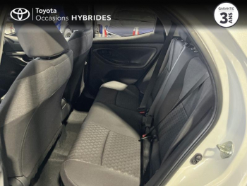 Photo 12 du bon plan TOYOTA Yaris 116h Dynamic Business 5p + Programme Beyond Zero Academy MY22 occasion à 17290 €