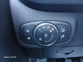 Photo 15 du bon plan FORD Fiesta 1.0 Flexifuel 95ch Active X 5p occasion à 16900 €