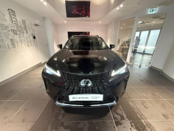 Photo 2 du bon plan LEXUS UX 250h F SPORT Design 2WD occasion à 29990 €