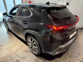 Photo 7 du bon plan LEXUS UX 250h F SPORT Design 2WD occasion à 29990 €