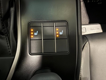 Photo 16 du bon plan LEXUS UX 250h F SPORT Design 2WD occasion à 29990 €